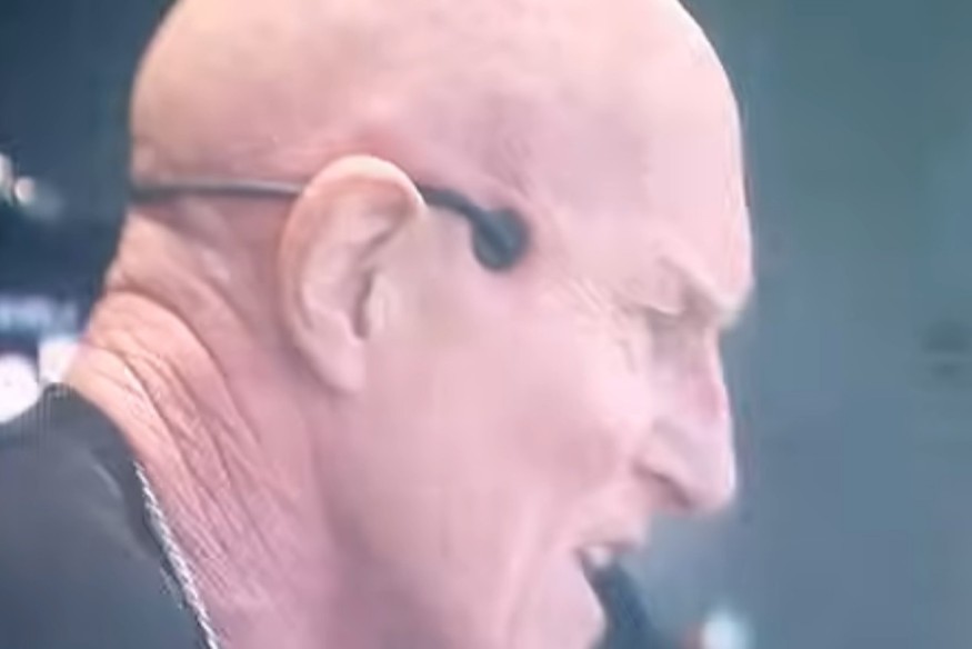 De « Thunderstruck » à la retraite : Chris Slade range les baguettes